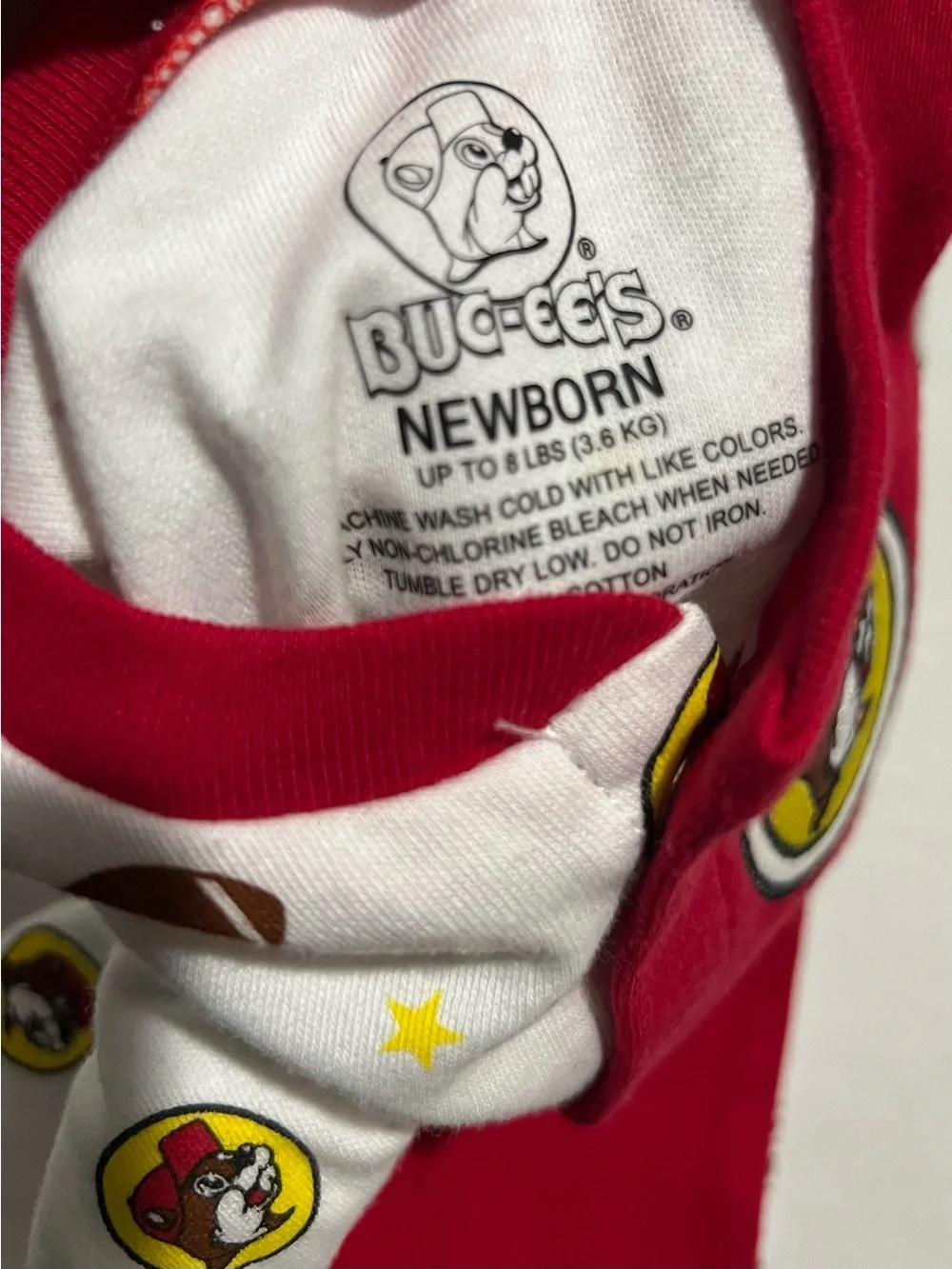 Buc-ee's sports baby footed sleeper Size NB
